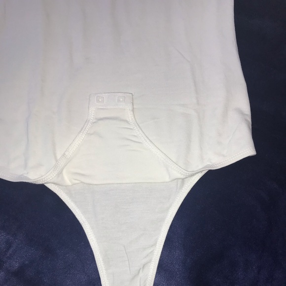 Square White Long Sleeve Bodysuit - Picture 4 of 4